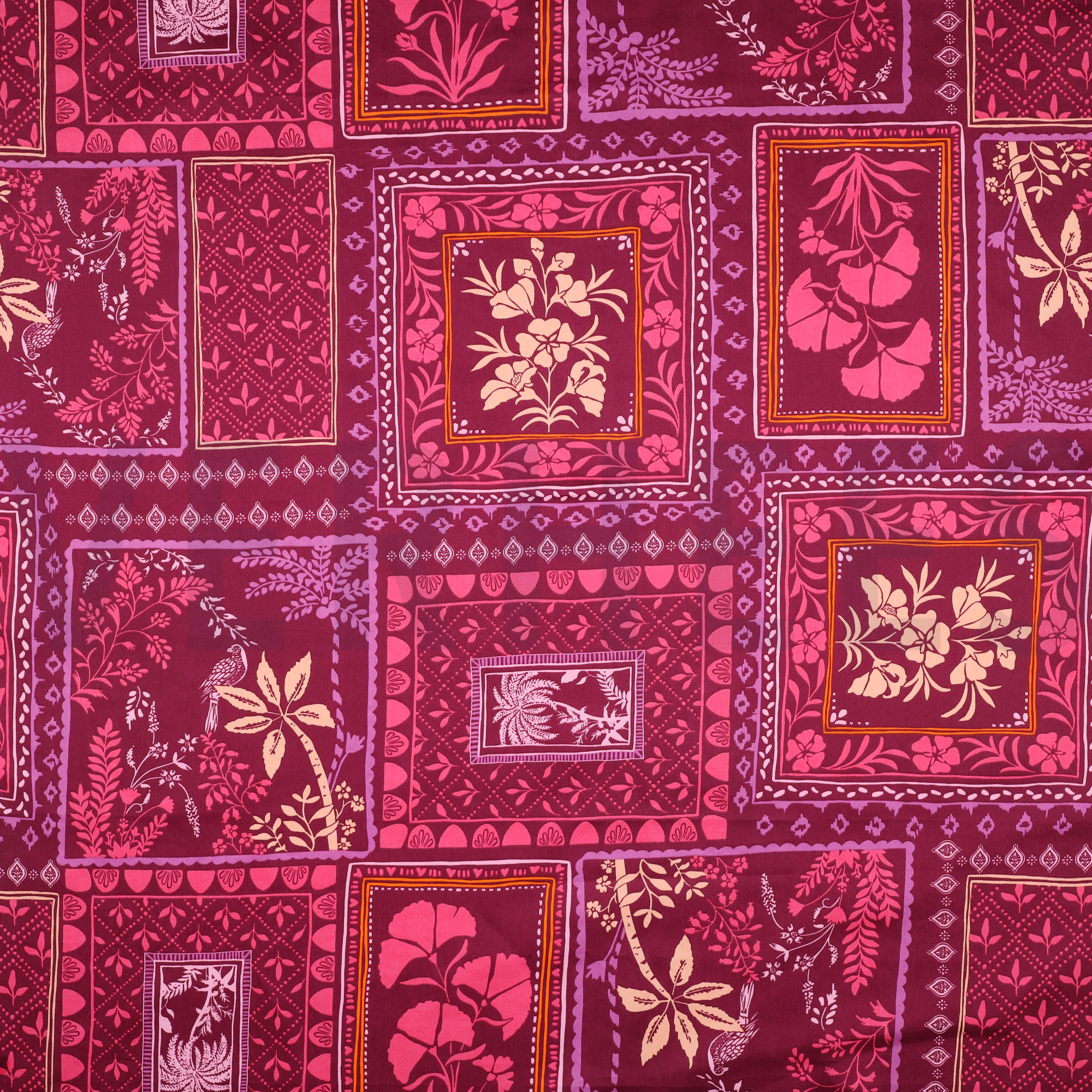 COTTON SATIN PATCHWORK FLOWERS FUCHSIA (high resolution)