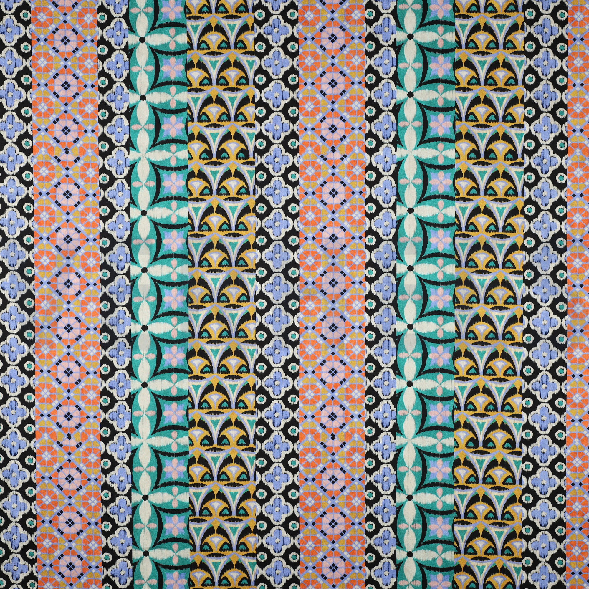 COTTON SATIN DIGITAL GEOMETRIC BLUE (high resolution)